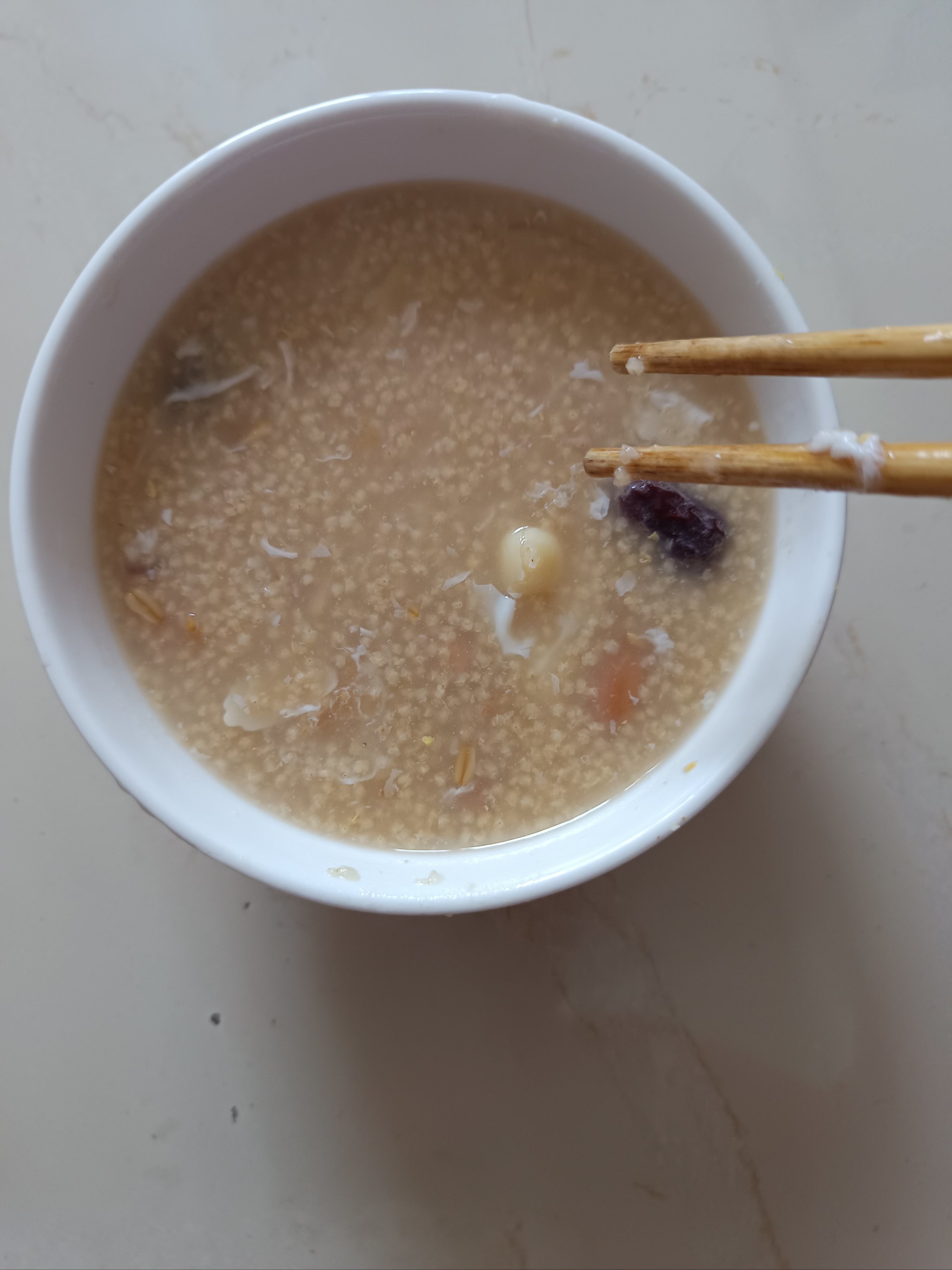 小米白菜燕麦香菇粥(燕麦牛奶为什么建议少吃)