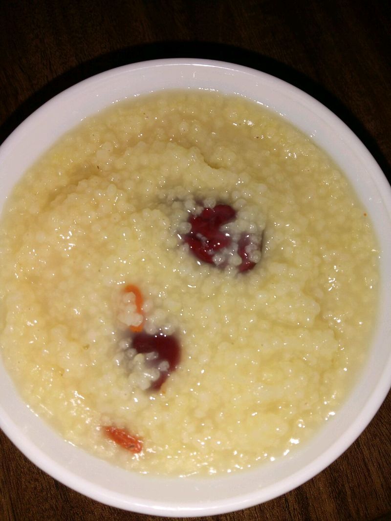 川菜小米粥(小米粥配菜菜谱大全窍门)