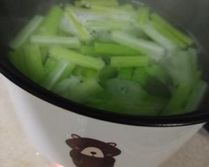 小米椒如何泡芹菜(小米椒泡芹菜怎么泡)