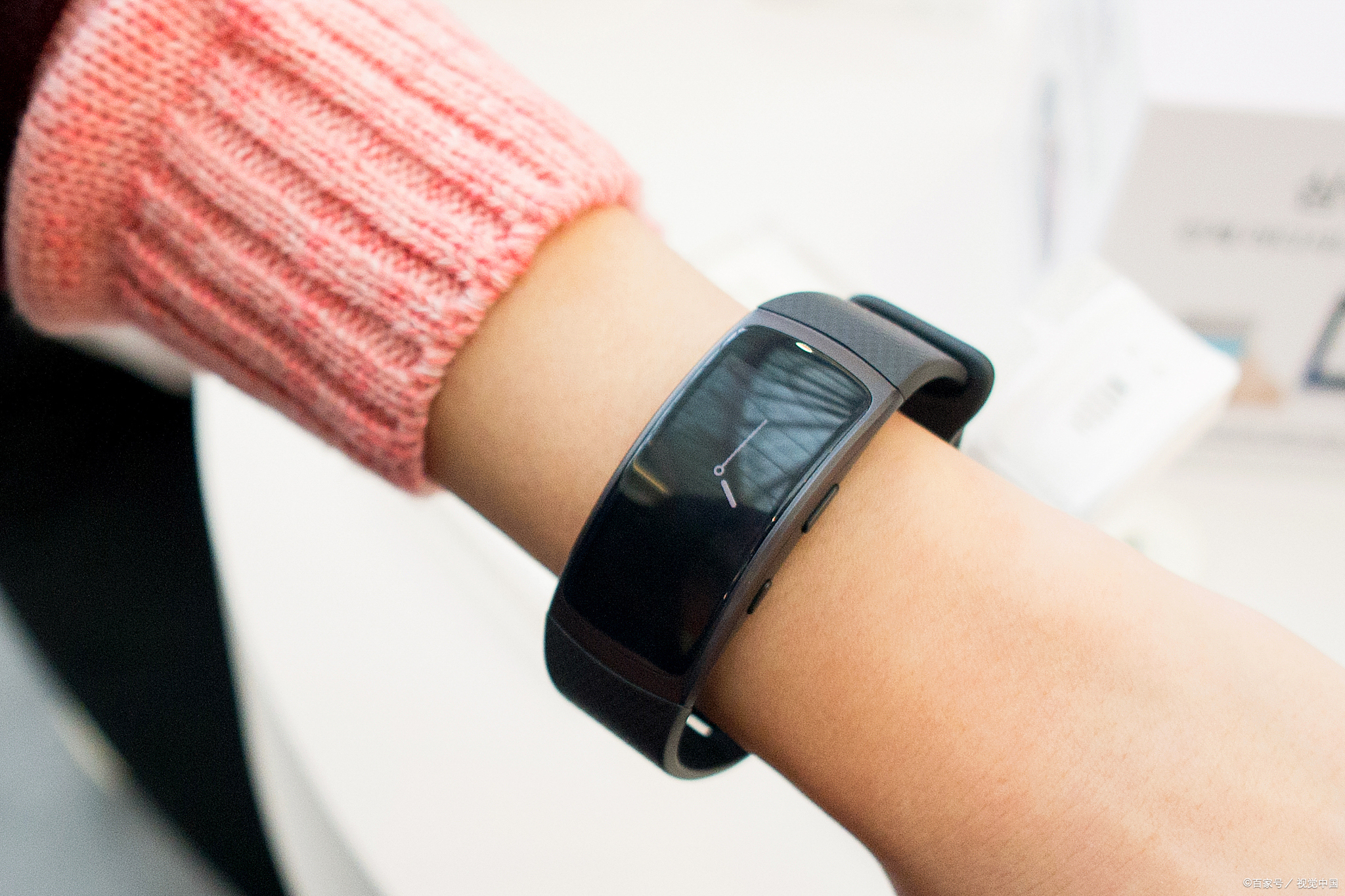 小米华为手环佩戴(小米手环华为怎么用)