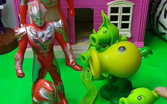 奥特曼豌豆射手(10名豌豆射手对战10头怪兽泰兰特,哪方能胜利史诗战争)