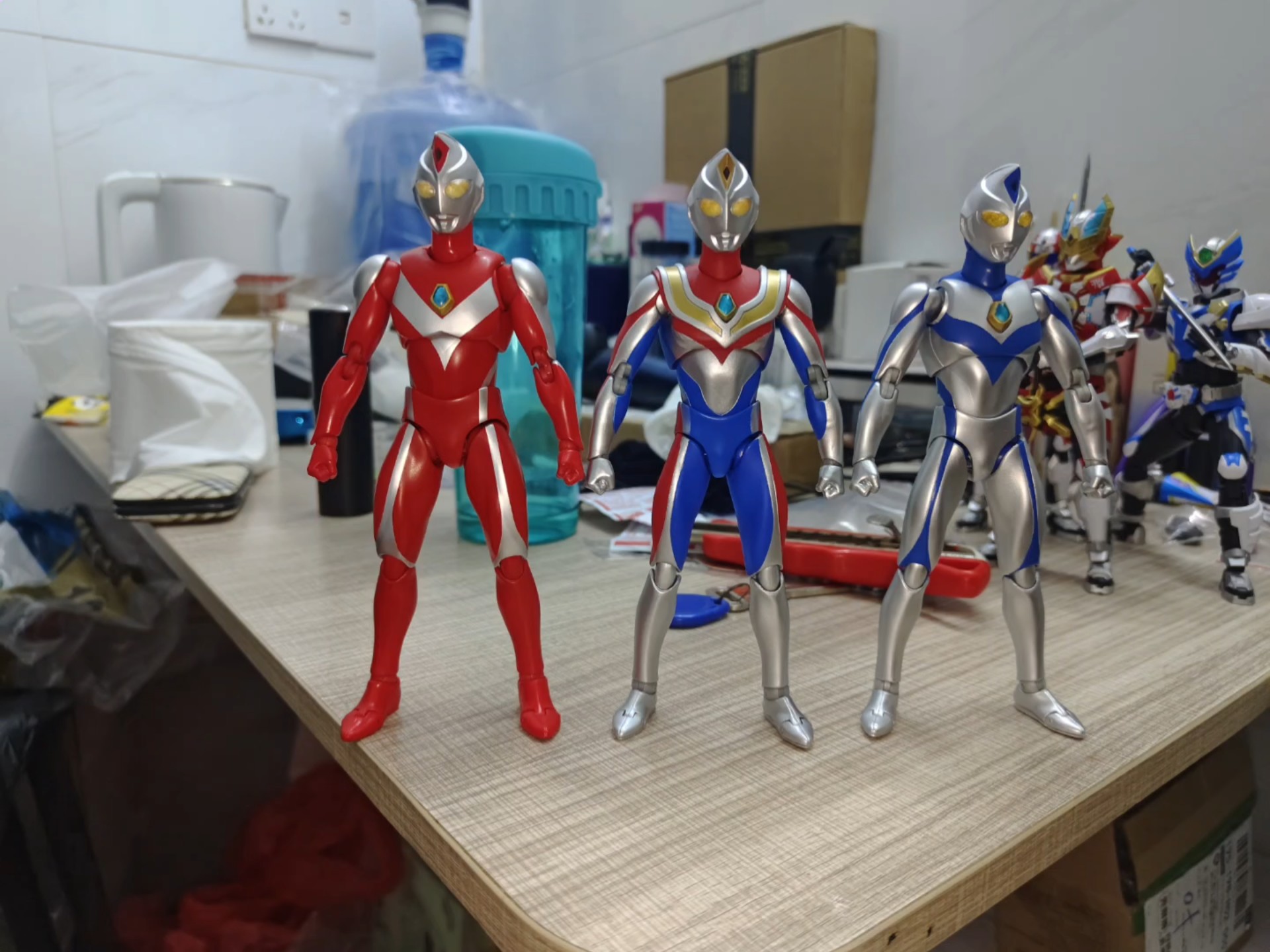 奥特曼戴拿奥特曼拼图(奥特曼戴拿奥特曼简笔画)