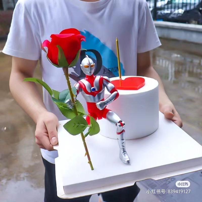 奥特曼求婚时的图片(我想看奥特曼结婚的照片)