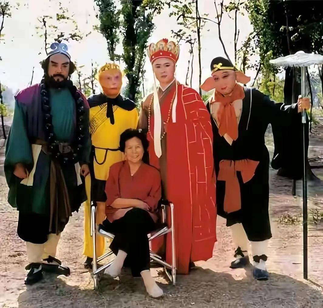 西游记演员化装晚会(西游记演员化装晚会图片)