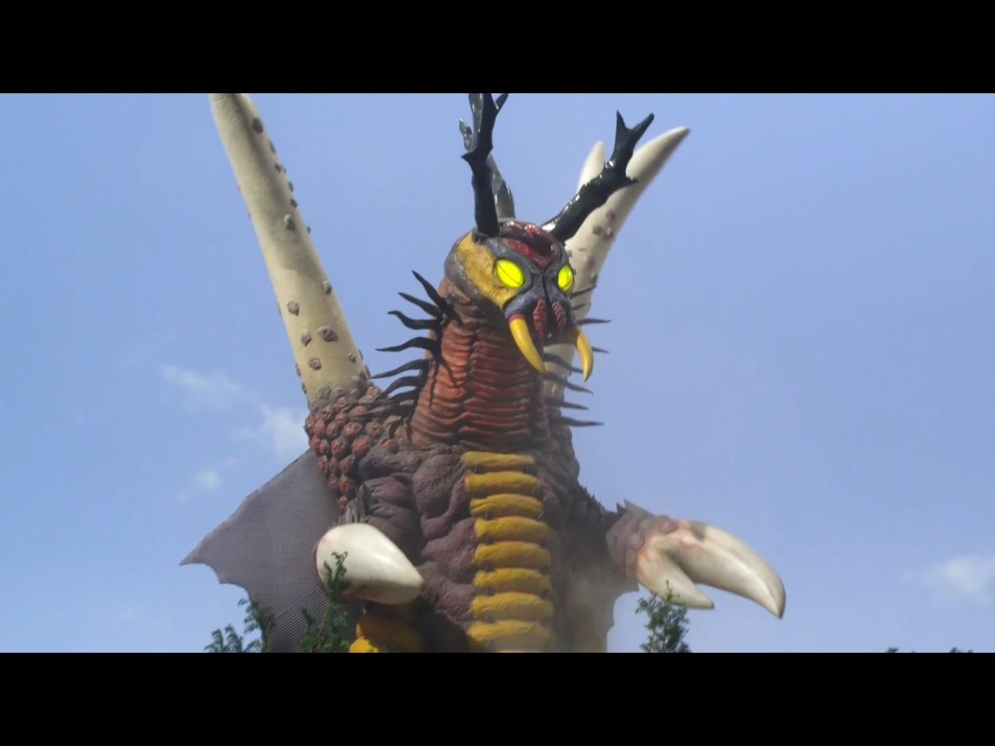 小人奥特曼打怪兽(小人奥特曼打怪兽图片)