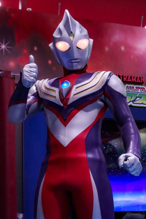 超级迪迦奥特曼图片(我想看超级迪迦奥特曼)