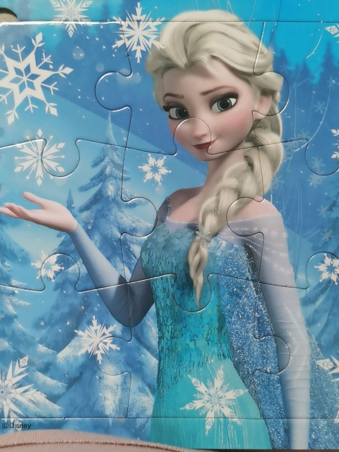 冰雪世界奇缘拼图攻略(冰雪奇缘拼图1000块怎么拼)