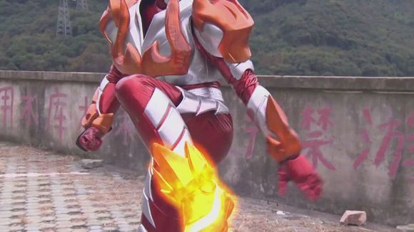铠甲勇士大屁股(铠甲勇士打自己人)