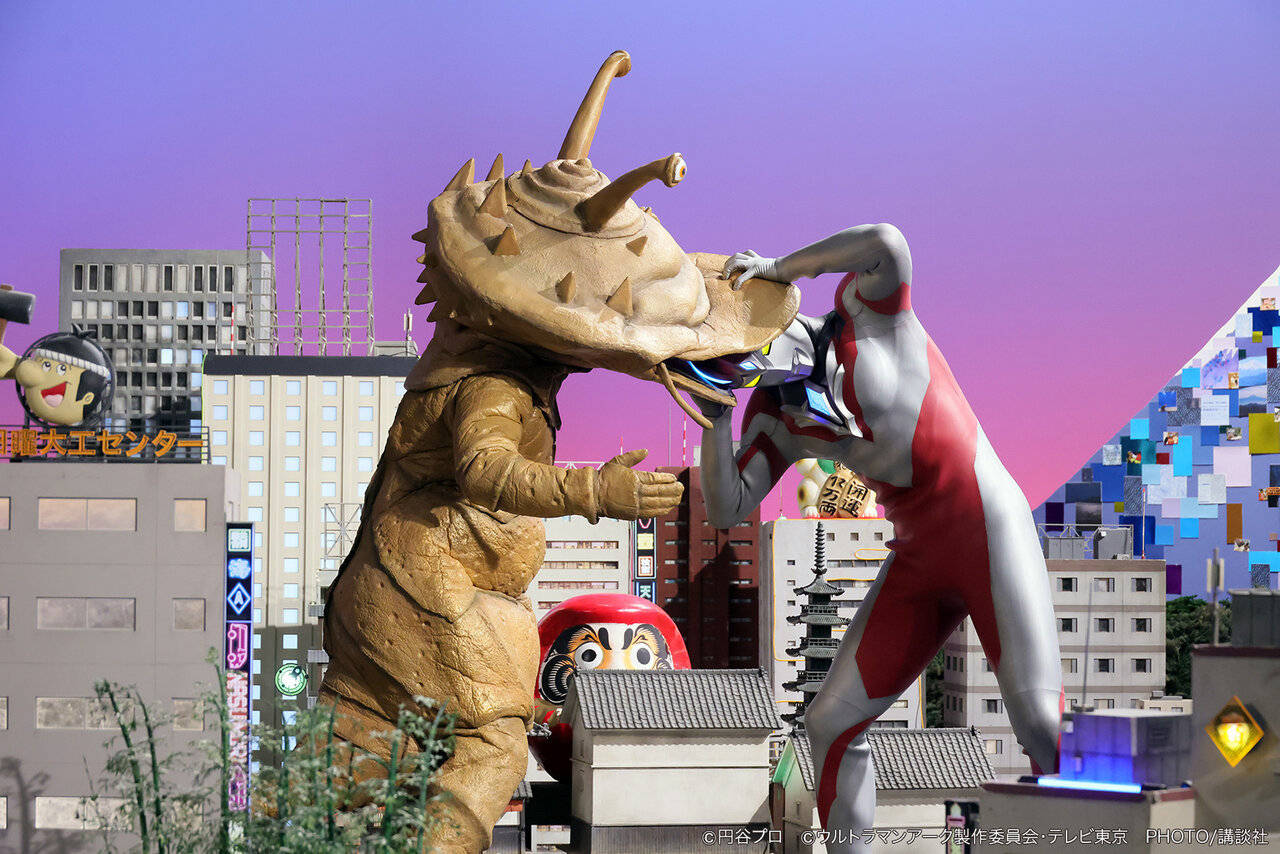 奥特曼打鸭子怪兽(奥特曼打怪兽变形蛋)